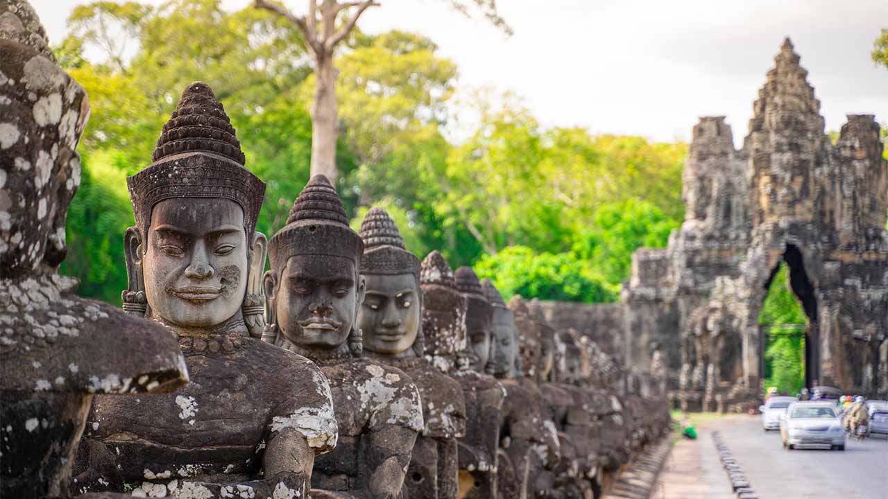 Angkor South Gate Churning Scene